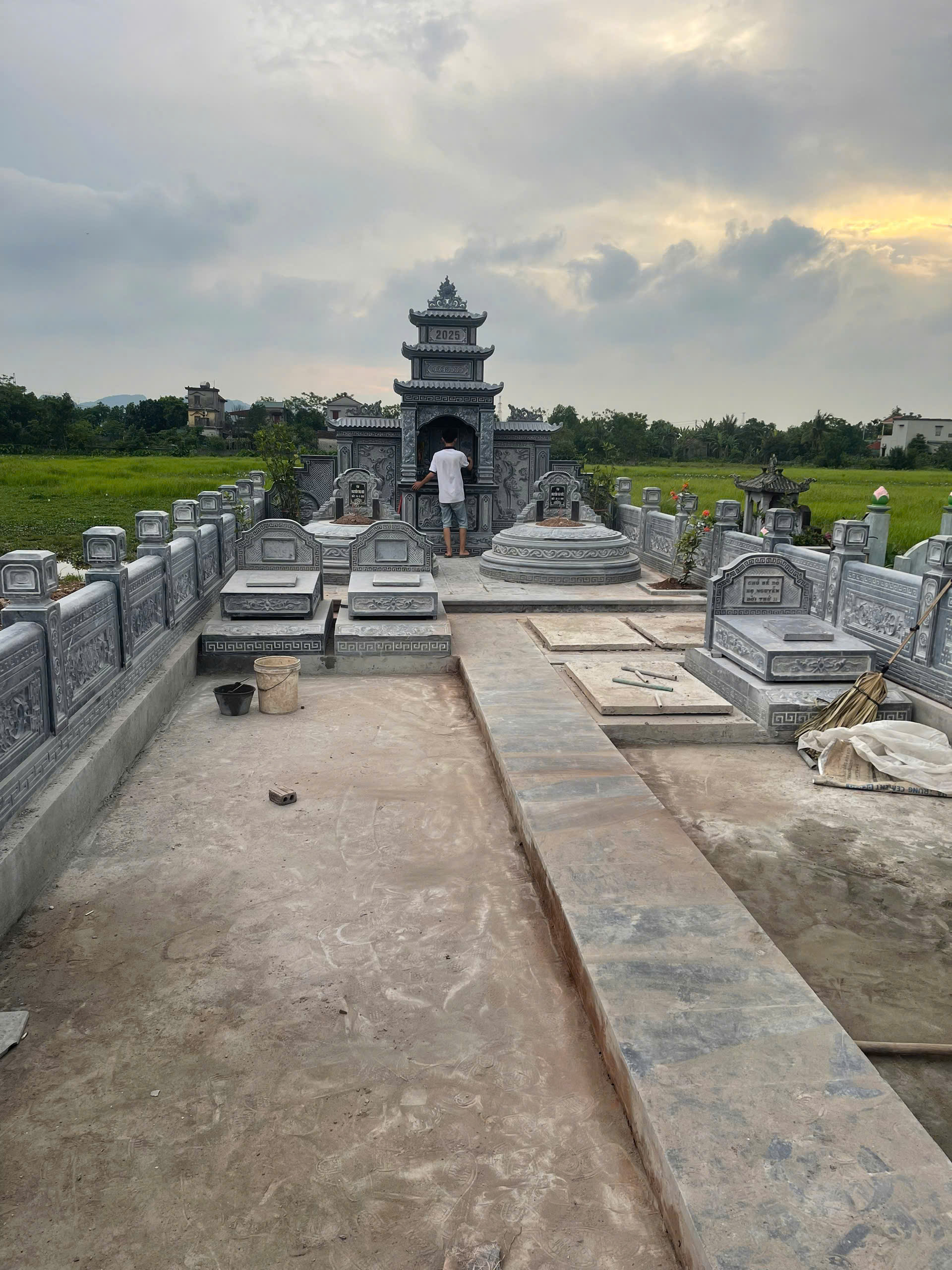 khu lăng mộ đá